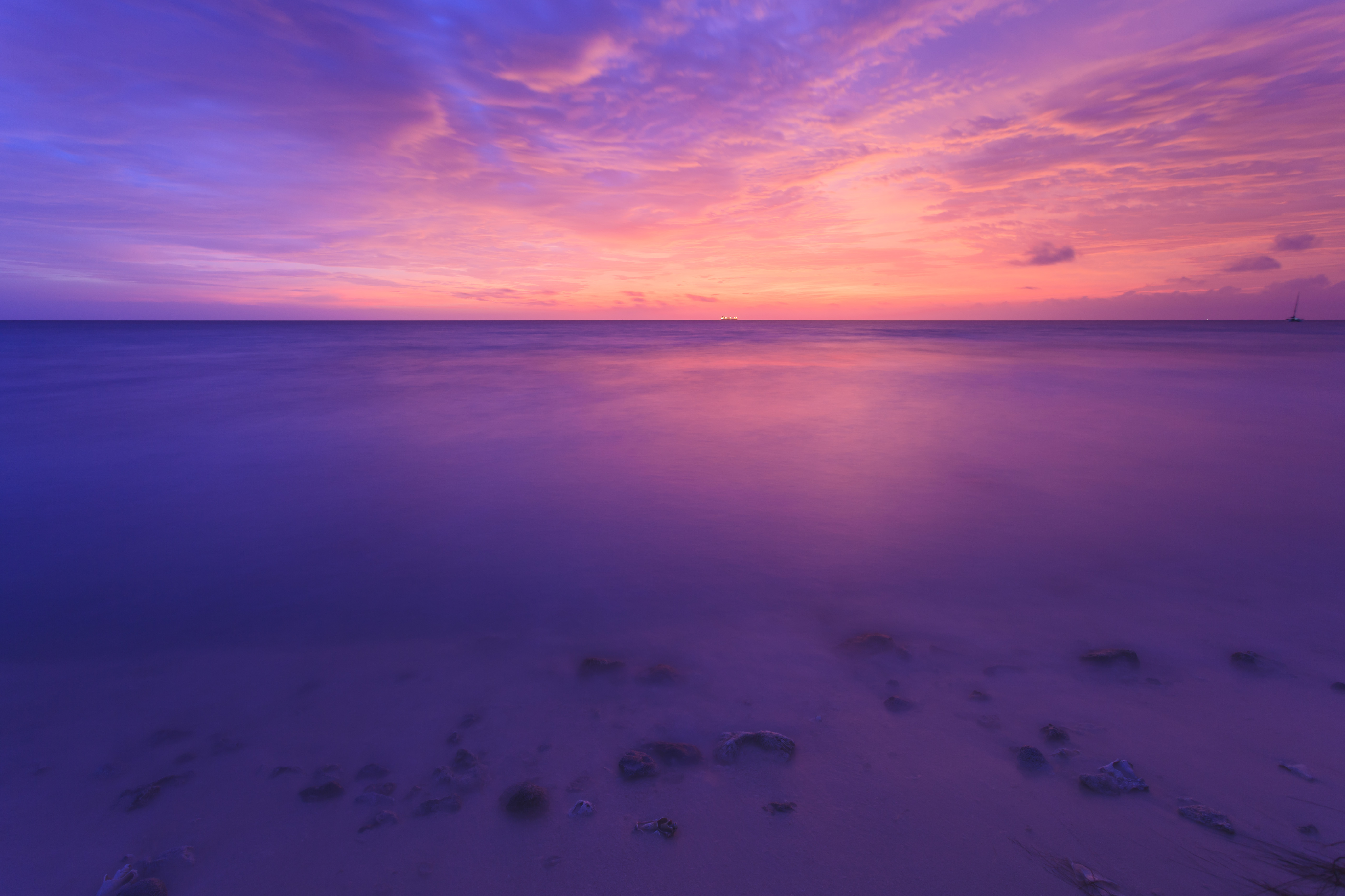 Hero photograph by Navè